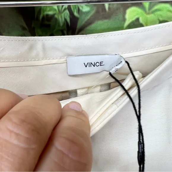 NWT VINCE. Ivory Cargo Capri Wool Pants, 0